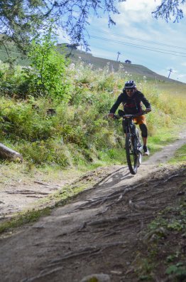 vtt-descente-enduro-brides-les-bains-meribelbrides-les-bains-meribel-ete2024-c-infosnews-169-670529accec52538747206.jpg