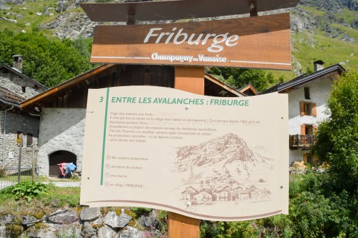 Village Friburge artistes - Champagny ETE 2025-©infosnews-10.jpg