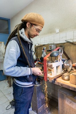 Bourg-Saint-Maurice-Samy Nakache-Forgeron-Coutellerie-Artisanat-Les Nuages d'acier-La Friche-HIVER 2026©infosnews-28.jpg
