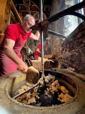 GRAND-AIGUEBLANCHE - Moulin à huile de noix - Association Patrimoine et Culture HIVER 2026-©infosnews-162.jpg