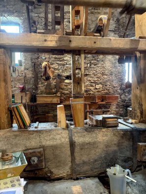 GRAND-AIGUEBLANCHE - Moulin à huile de noix - Association Patrimoine et Culture HIVER 2026-©infosnews-178.jpg