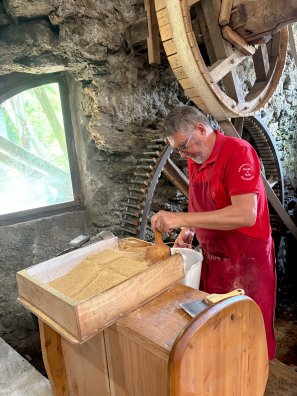 GRAND-AIGUEBLANCHE - Moulin à huile de noix - Association Patrimoine et Culture HIVER 2026-©infosnews-7.jpg