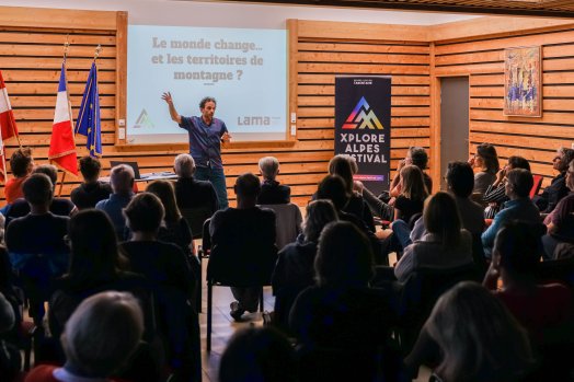 e.godin-Xplores22-causerie 02-02.jpg