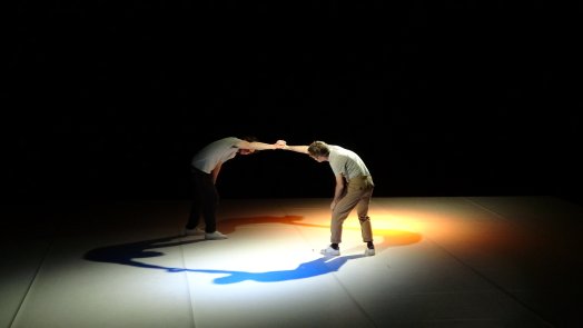 Et de se tenir la main © Cie2minimum.jpg