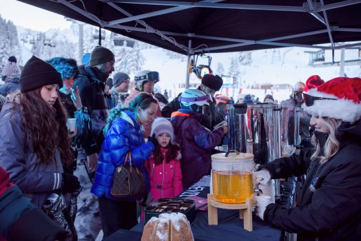 2024-12-24_CourchevelTourisme_Noel_Courchevel1850_Photo©DavidANDREWOJ-DSC_0367 copie.jpg