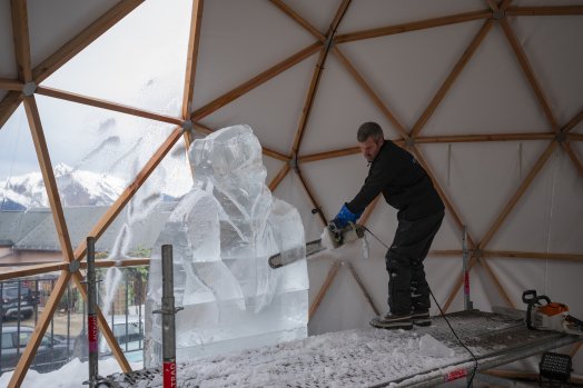 Sculpture_sur_Glace-Marine_VERNAZ-35938.jpeg