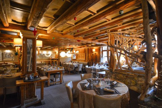 MERIBEL-Coup de fourchette - La Grange-HIVER 2026©infosnews-12.jpg