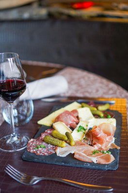 MERIBEL-Coup de fourchette - La Grange-HIVER 2026©infosnews-50.jpg