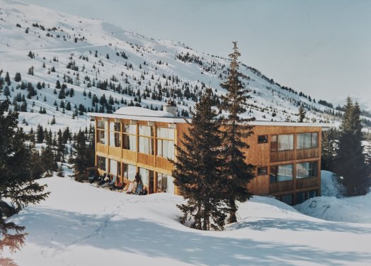 HOTEL LES SHERPAS_ARCHIVES_LA MAISON PINTURAULT.jpg