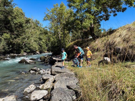 Aime-Micro-av-AN-Rafting-escape game kids gardiens riviere-ETE 2025-©infosnews-52.jpg