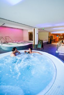 espace-aqualudique-et-wellness-des-bruyeres-les-menuires-ete-2020-jacuzzi-c-infosnews-26-64a57a1a7e96e279875717.jpg
