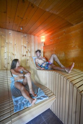 espace-aqualudique-et-wellness-des-bruyeres-les-menuires-ete-2020-sauna-c-infosnews-5-64a57a4c0a141394186694.jpg