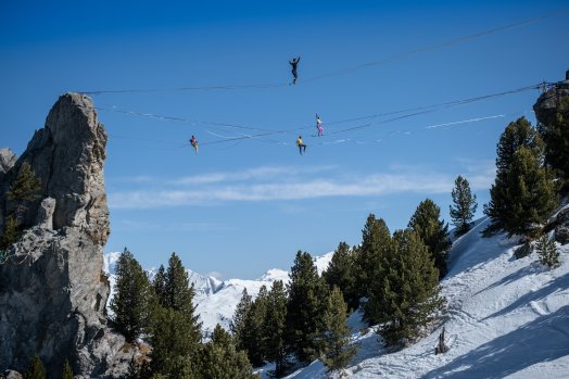 02-Surf-Highline-LesArcs©ManuReyboz .jpg