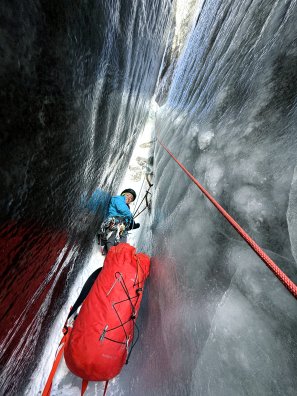 Ice-Chimney_Fanny_©MaudVanpoulle.jpg
