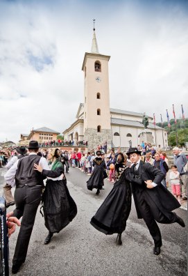 -fetedeledelweiss-manureyboz-632d7b57a4104578651041-6478a939517af826600024.jpeg