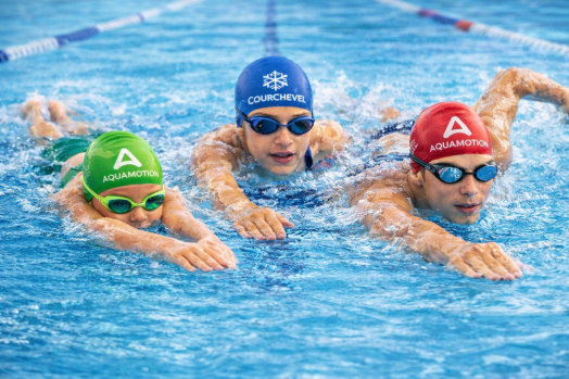 Leçon de natation à Courchevel.png