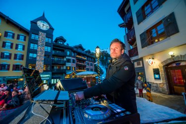Dj Fred Metral sur la Place centrale (c) Andy Parant.jpg