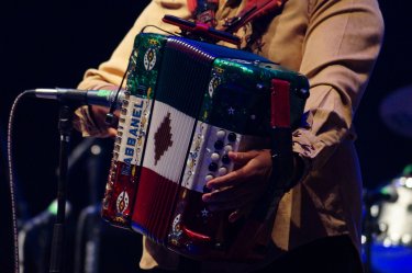 instrument-881191.jpg