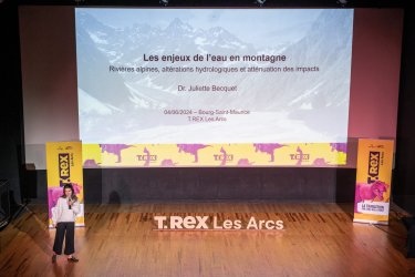 02-T_REX_Juliette_Becquet©ManuReyboz.jpg