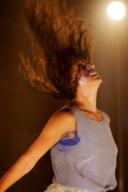 joana-schweizer-directrice-artistique-de-la-cie-aniki-vovo-signe-une-piece-en-reaction-a-l-extinction-des-especes-animales-photo-emile-zeizig-1702142669.jpg