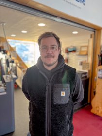 LES MENUIRES - Maxime saisonnier Skimium HIVER 2026-©infosnews-2.jpg