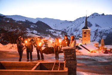 Visite aux flambeaux - Saint-Martin-de-Belleville - HIVER 2023 ©Infosnews-24.jpg