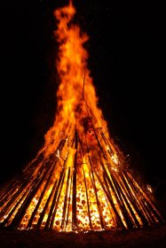 hans-fire-142482_1920.jpg