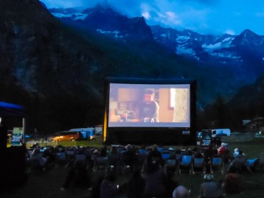 FILM TOUR PEISEY VALLANDRY.jpg