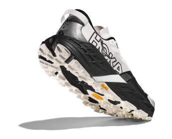 HOKA_Speedgoat7_Homme_BWHT_165€ copie.png